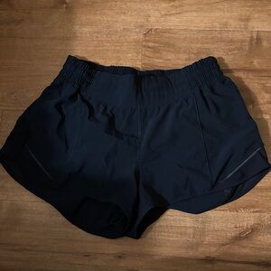 Lululemon Hotty Hot Low Rise Short 2.5” Lined  Size 6 True Navy